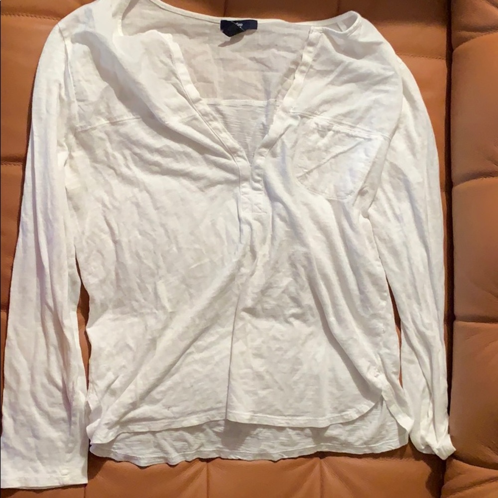 White gap long sleeve v neck shirt